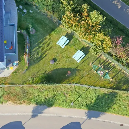 Gartenblick 7 8 Eg Mit Ueberdachter Terrasse * פרידריכסהאפן